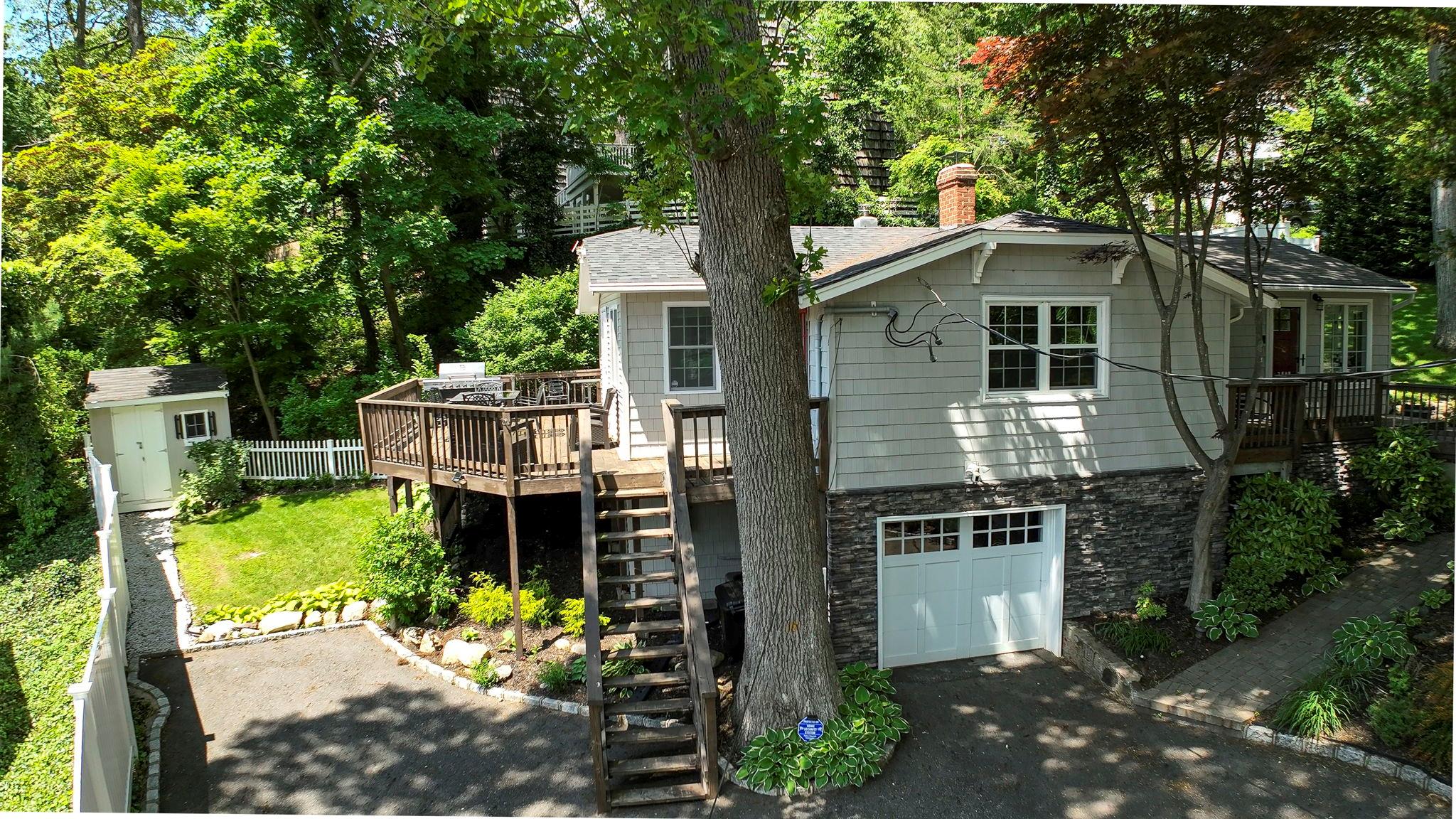 81 Lone Oak Drive, Centerport, New York image 35