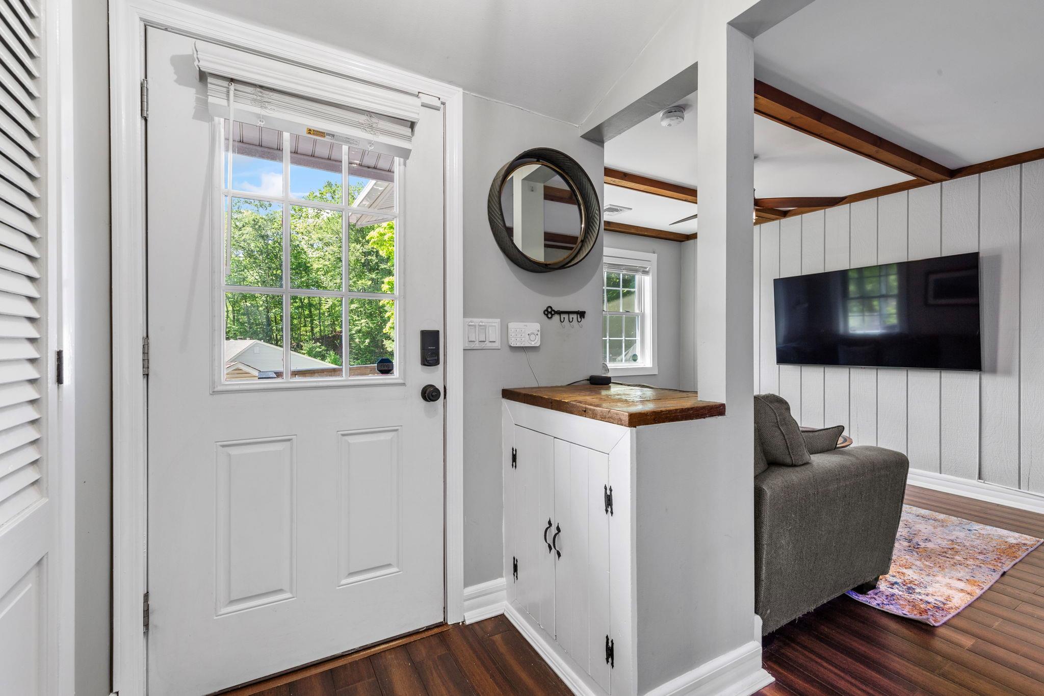 81 Lone Oak Drive, Centerport, New York image 3