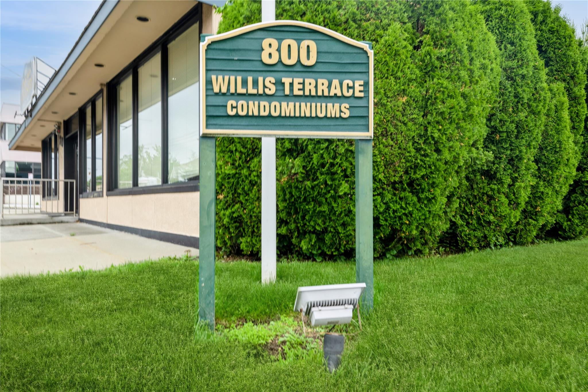 800 Willis Avenue #313, Albertson, New York image 2