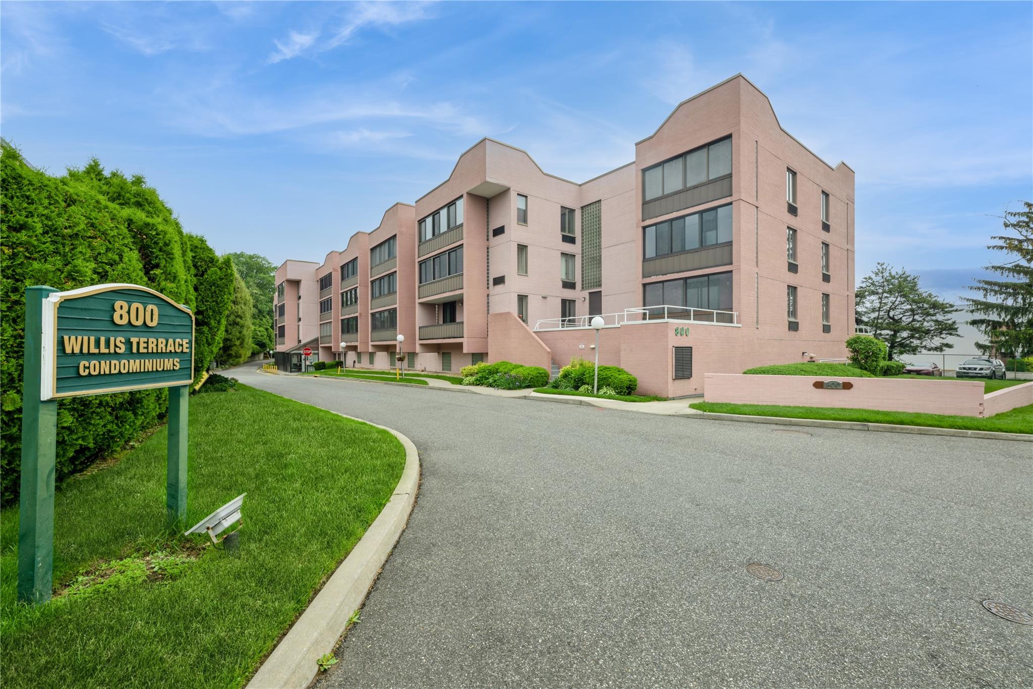 800 Willis Avenue #313, Albertson, New York image 1