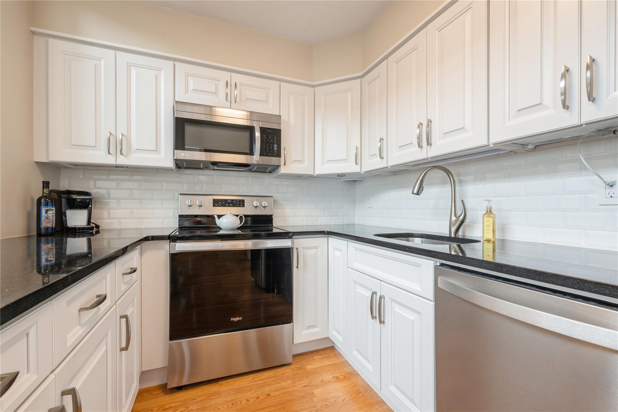 800 Willis Avenue #313, Albertson, New York image 6