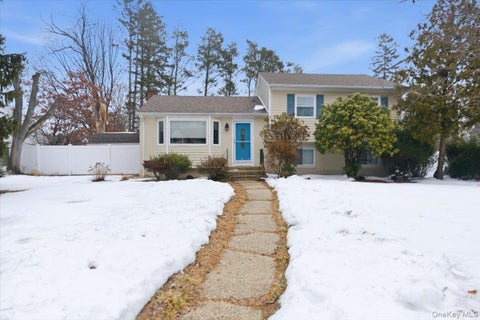 Homes For Sale - 30 Middle Drive<br/> Huntington, NY 11743