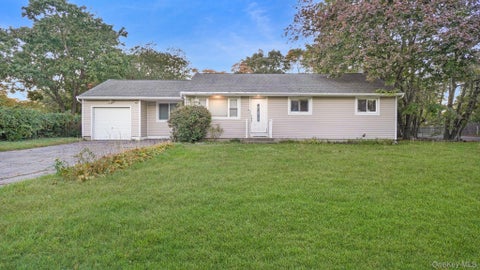 Photo of 1596 E Forks Road, Bay Shore, NY 11706 (MLS # 1065960)
