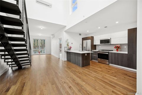 109-19 72nd Road PH7F Forest Hills NY 11375