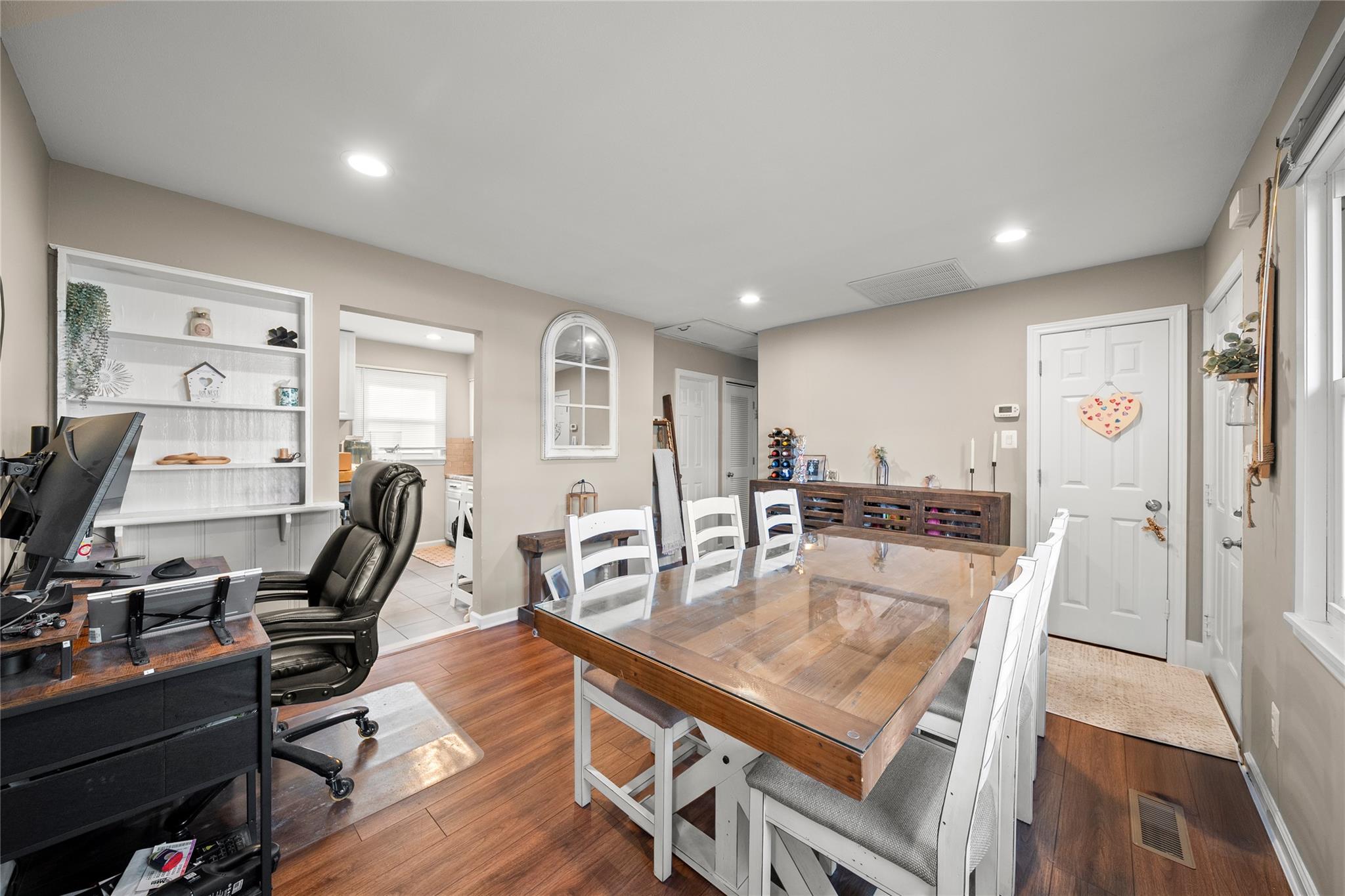 900 Bay Shore Avenue, West Islip, New York image 12