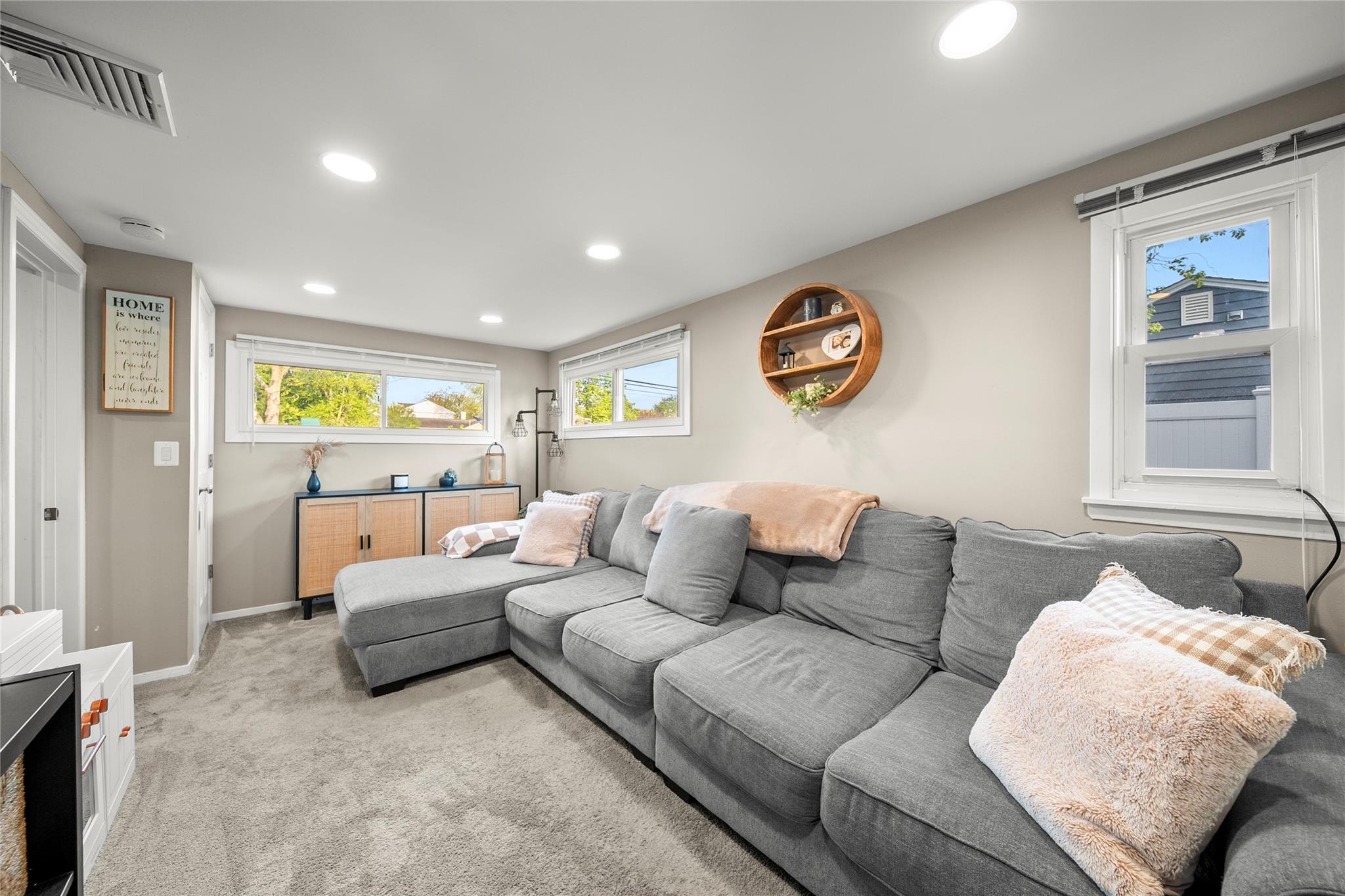 900 Bay Shore Avenue, West Islip, New York image 11