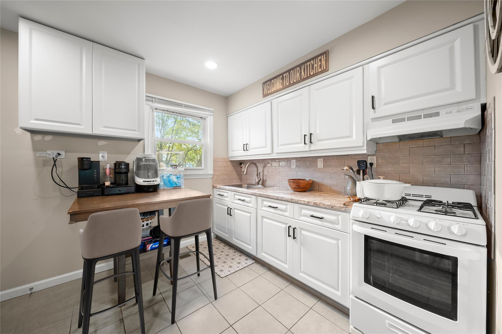 900 Bay Shore Avenue, West Islip, New York image 5