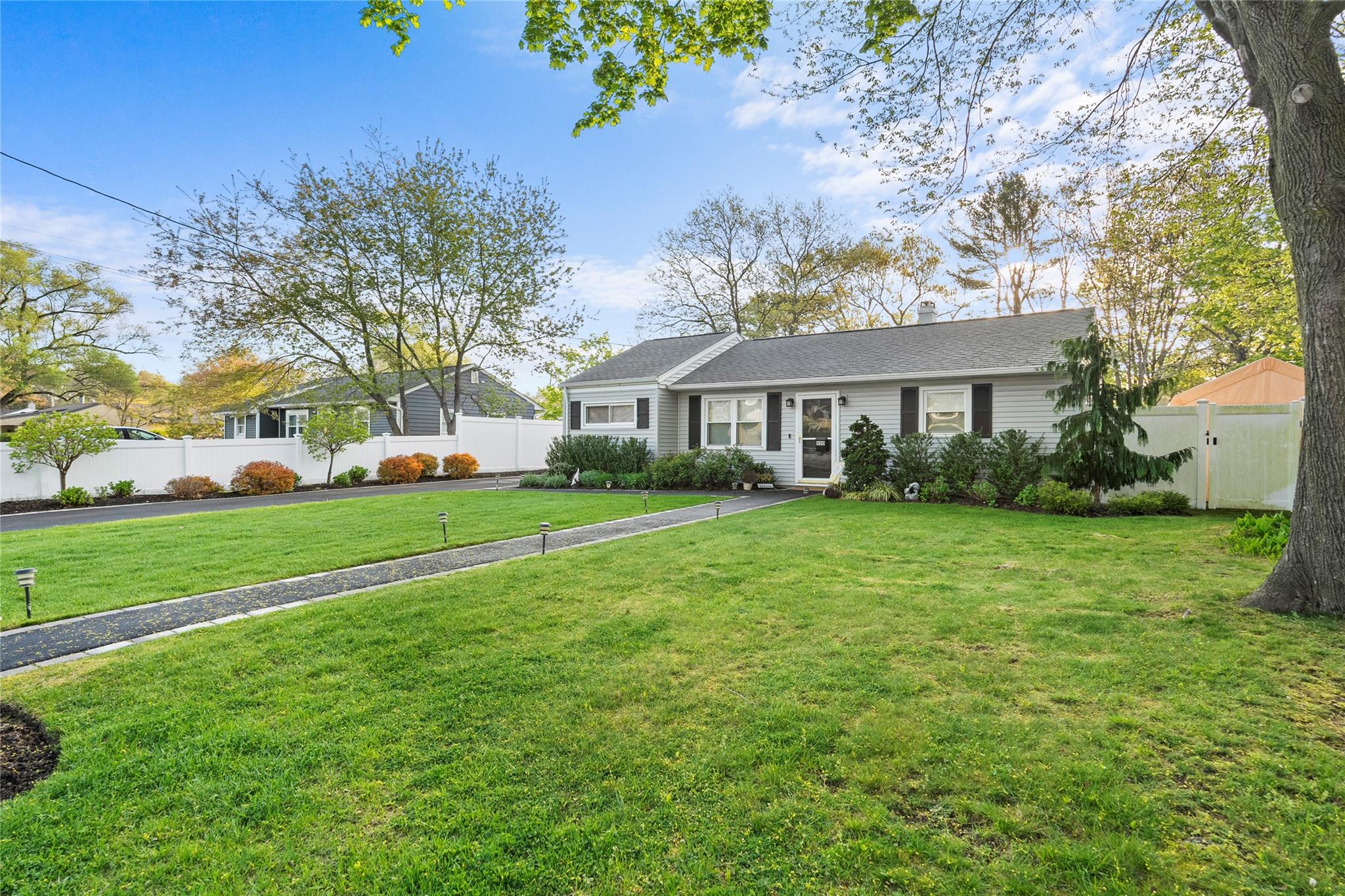 900 Bay Shore Avenue, West Islip, New York image 21