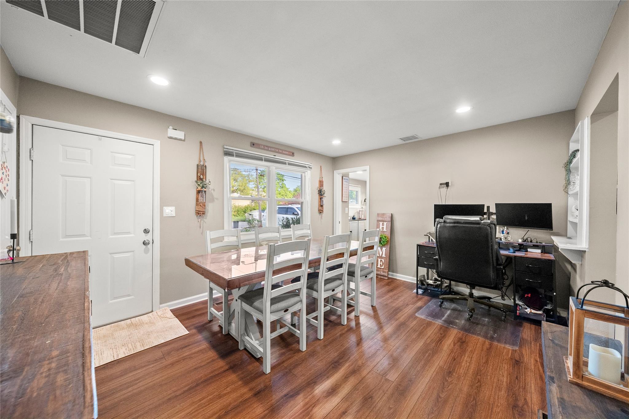 900 Bay Shore Avenue, West Islip, New York image 9