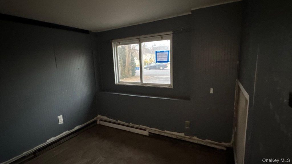 Photo of 461 Skidmore Road, Deer Park, NY 11729 (MLS # 942729)