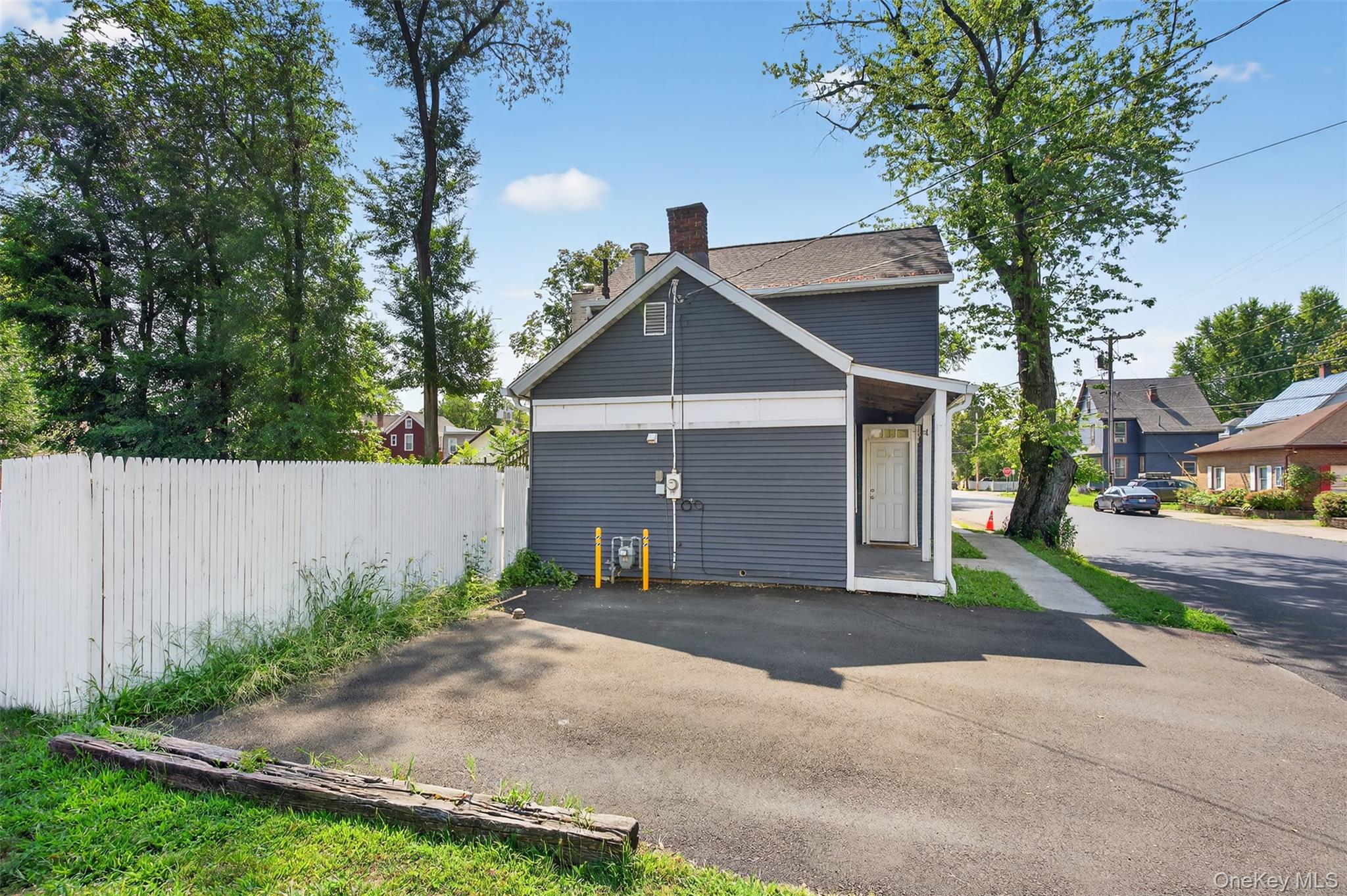 Kingston, New York 12401, United States, 2 Bedrooms Bedrooms, ,1 BathroomBathrooms,Residential,Active,191729