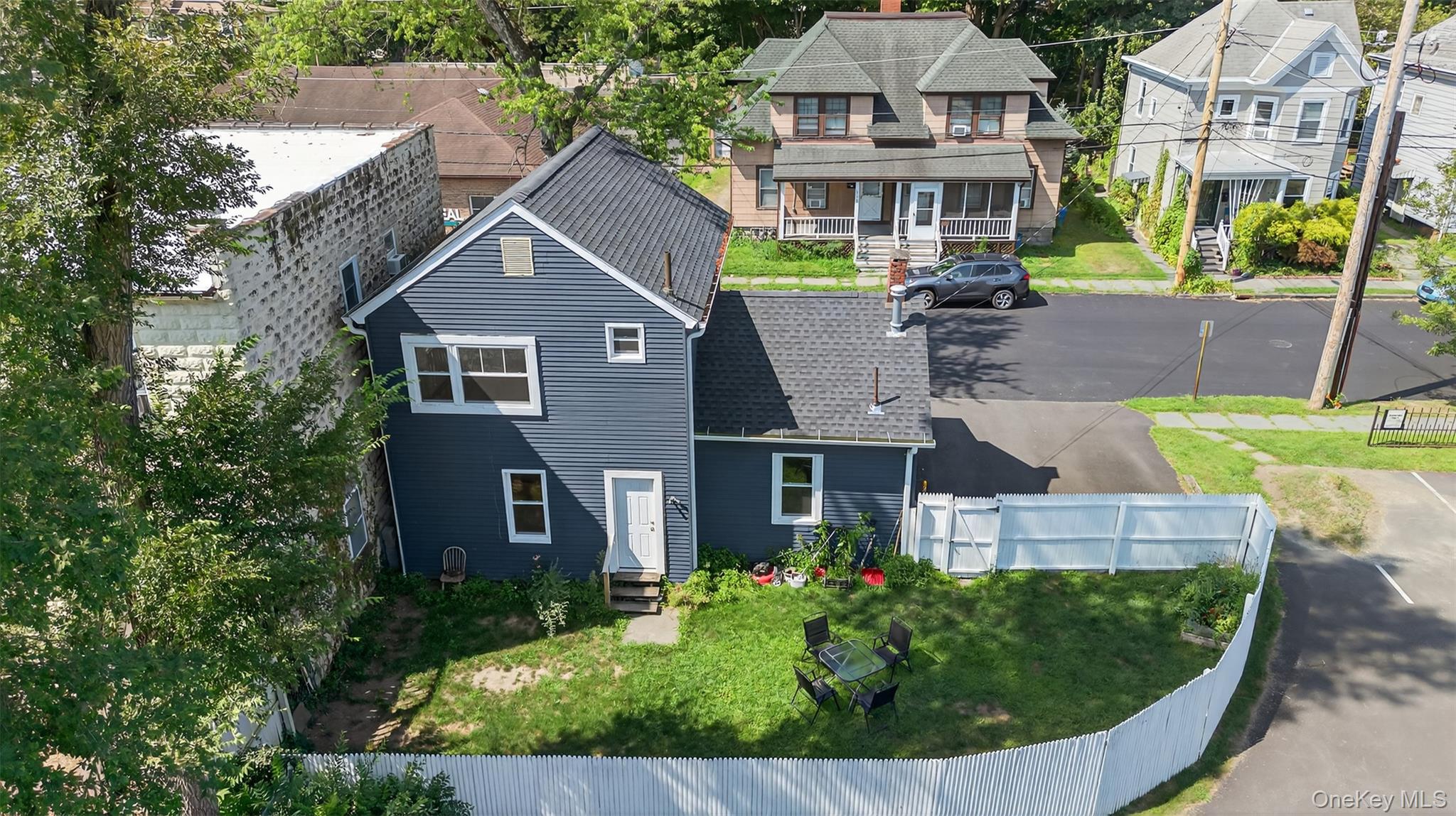 Kingston, New York 12401, United States, 2 Bedrooms Bedrooms, ,1 BathroomBathrooms,Residential,Active,191729