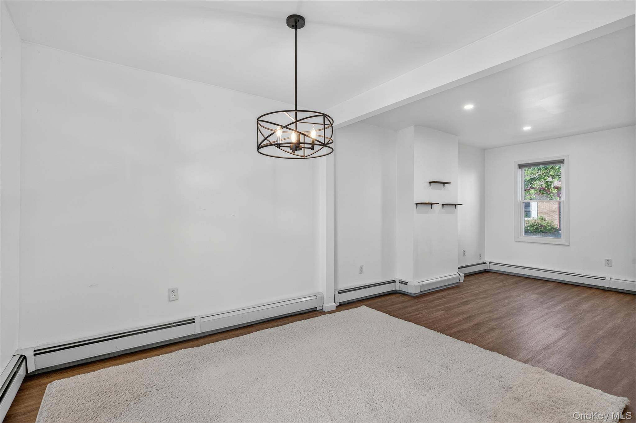 Kingston, New York 12401, United States, 2 Bedrooms Bedrooms, ,1 BathroomBathrooms,Residential,Active,191729