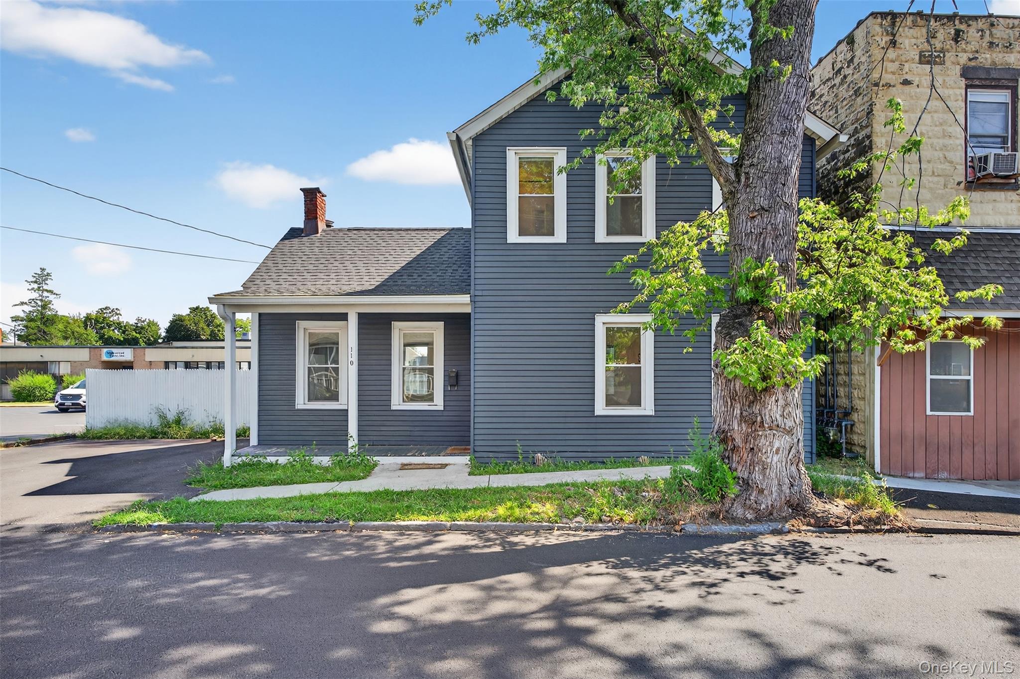 Kingston, New York 12401, United States, 2 Bedrooms Bedrooms, ,1 BathroomBathrooms,Residential,Active,191729