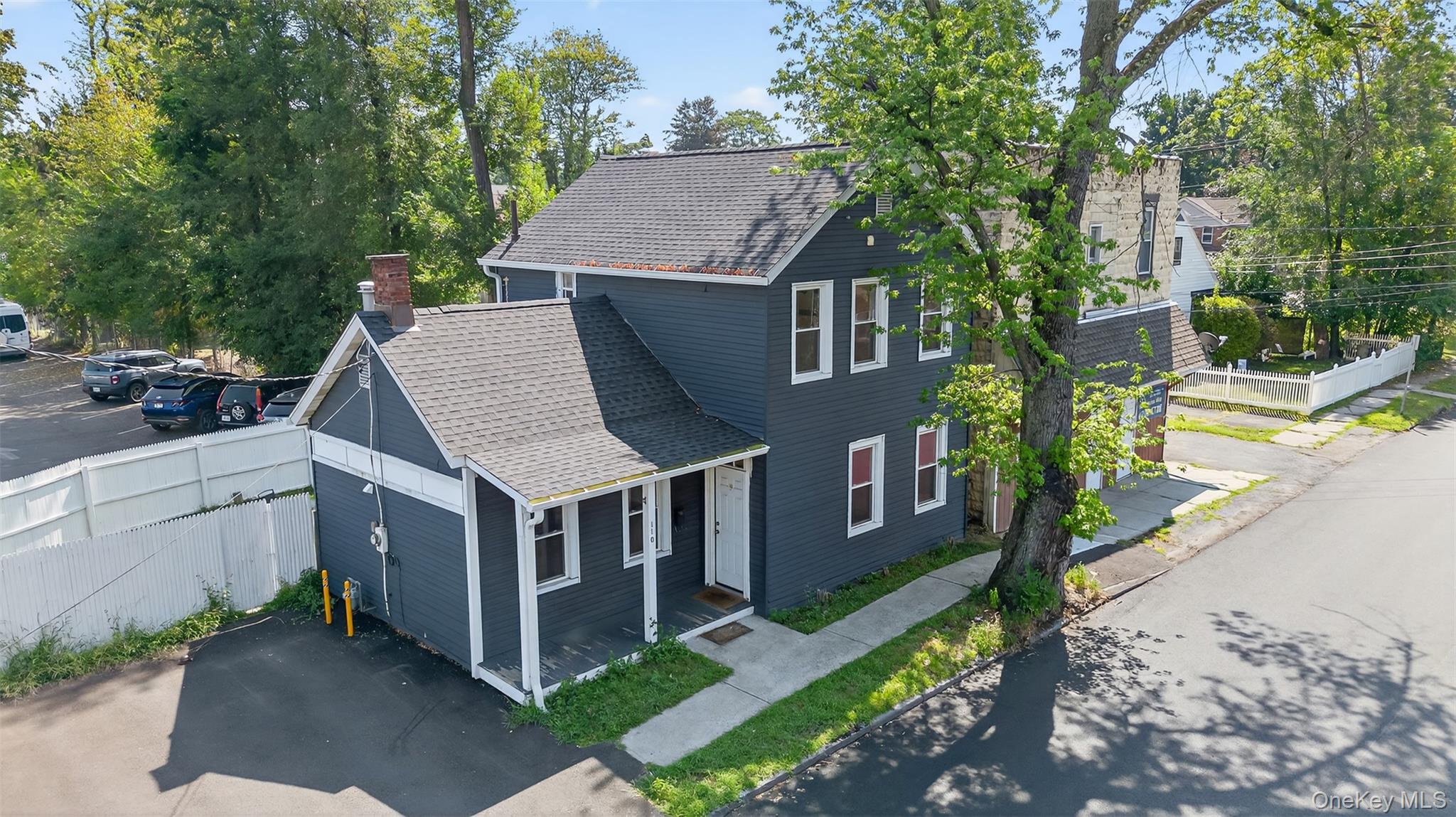 Kingston, New York 12401, United States, 2 Bedrooms Bedrooms, ,1 BathroomBathrooms,Residential,Active,191729