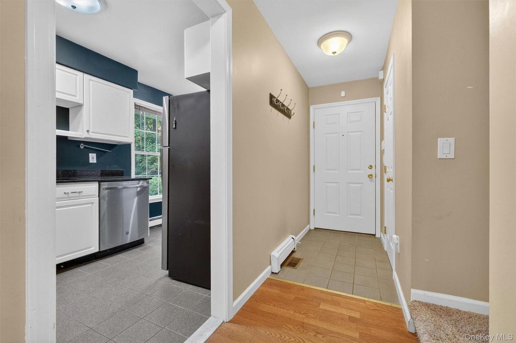 Photo of 300 West Street #8, Mount Kisco, NY 10549 (MLS # 1002995)