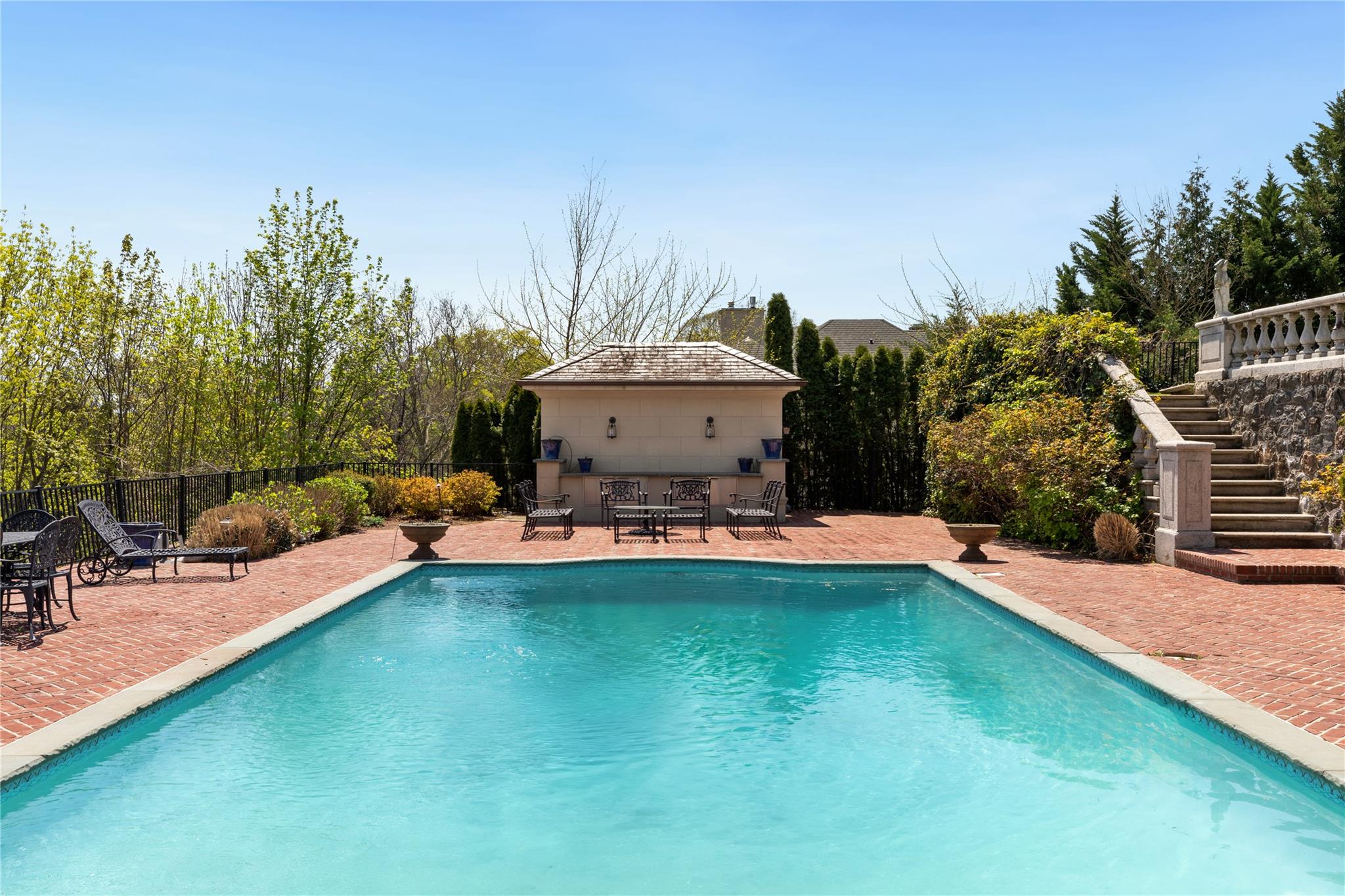 6B Blue Sea Lane, Great Neck, New York image 39