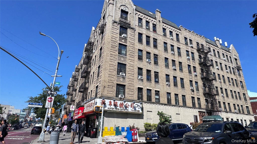 Photo of 136-05 Sanford Ave Ave #4A, Flushing, NY 11355 (MLS # 1056479)