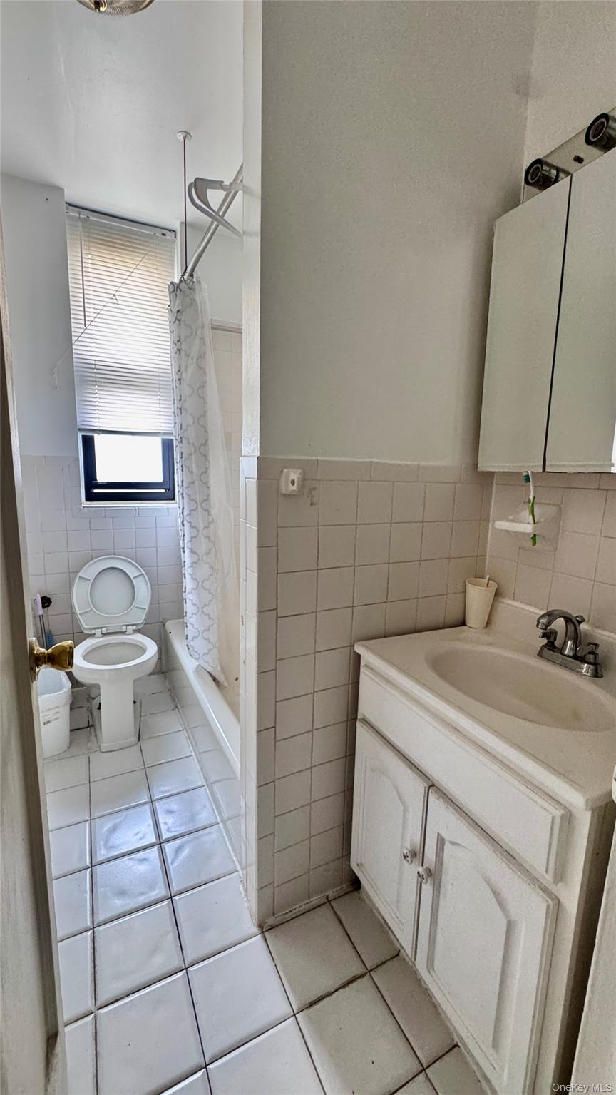 136-05 Sanford Ave 4A