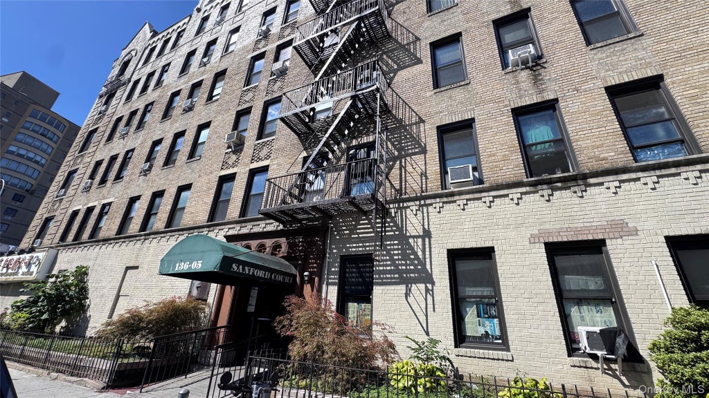 Photo of 136-05 Sanford Ave Ave #4A, Flushing, NY 11355 (MLS # 1056479)