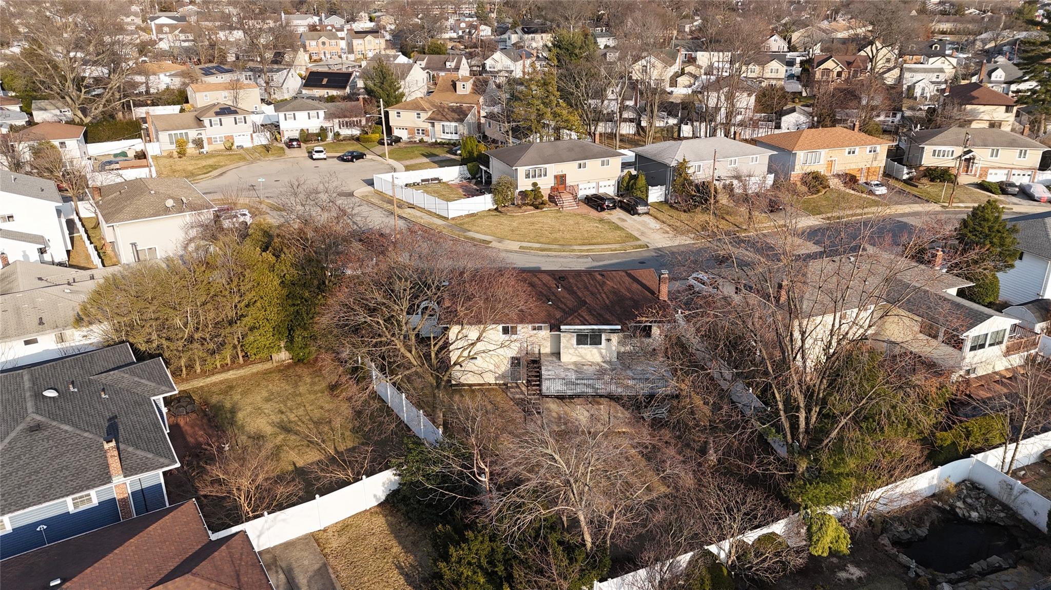 1425 Cecily Drive, Merrick, New York image 36