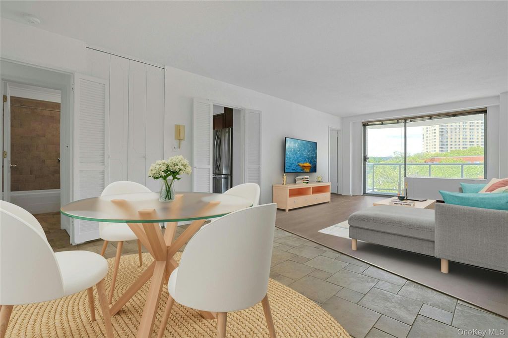 Photo of 3333 Henry Hudson Parkway Pkwy #4M, Bronx, NY 10463 (MLS # 955096)