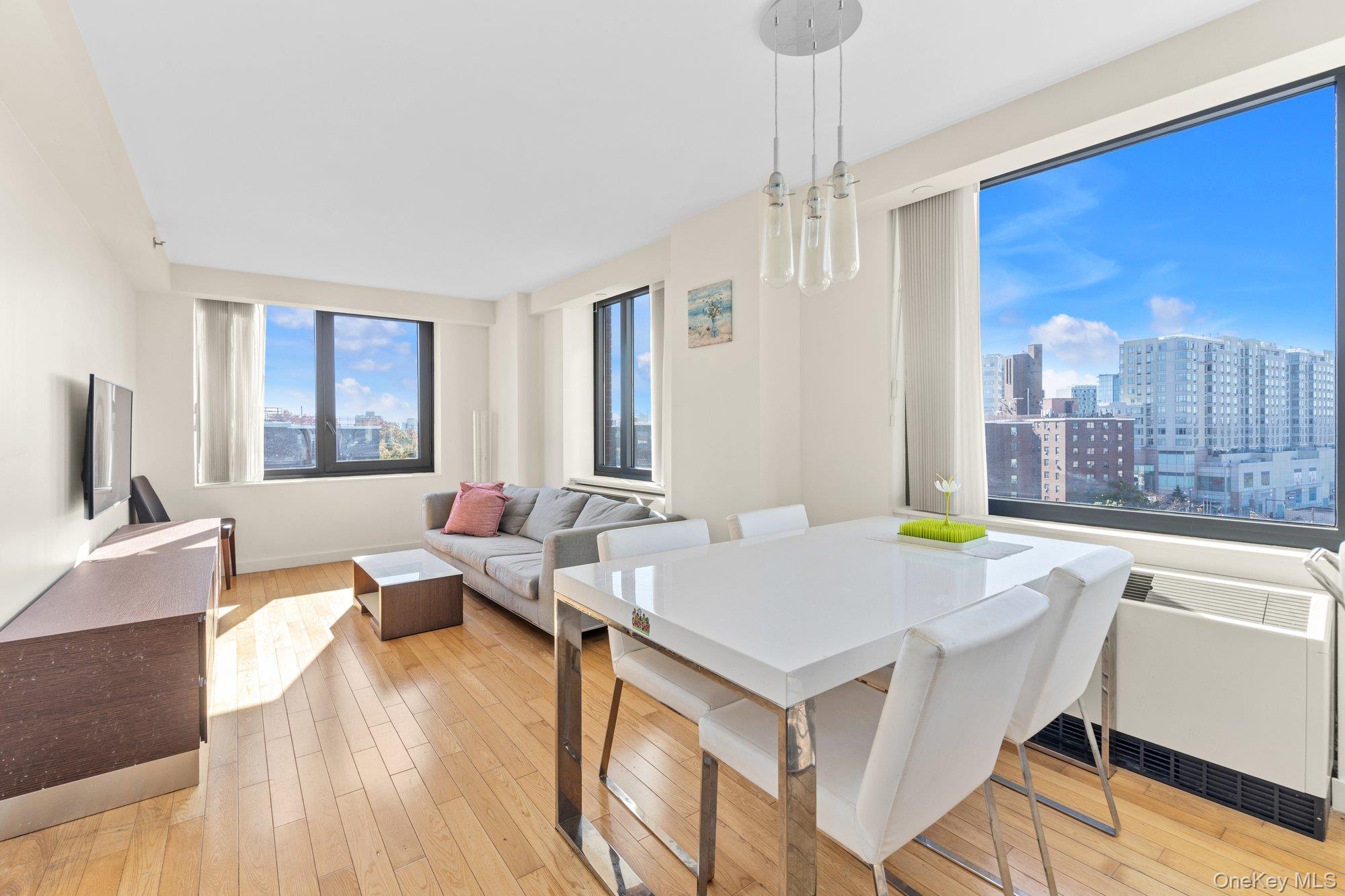 39-16 Prince Street 8E