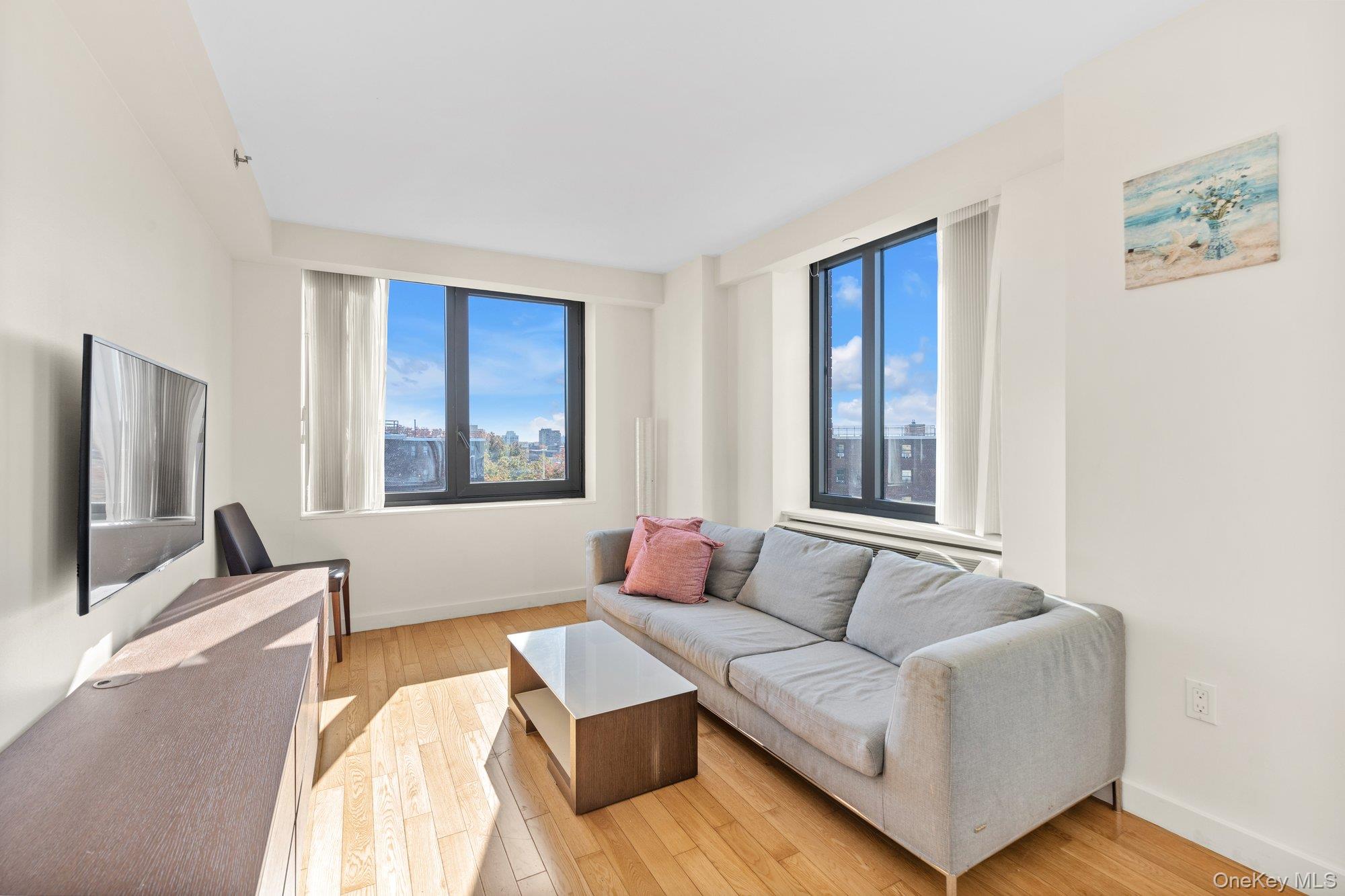 39-16 Prince Street 8E