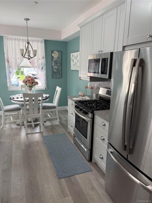 250 SAND HILLS LN, MEDFORD, NY 11763 - Image 5e05d6727fc2a4002ff514b45779cc42/548153686