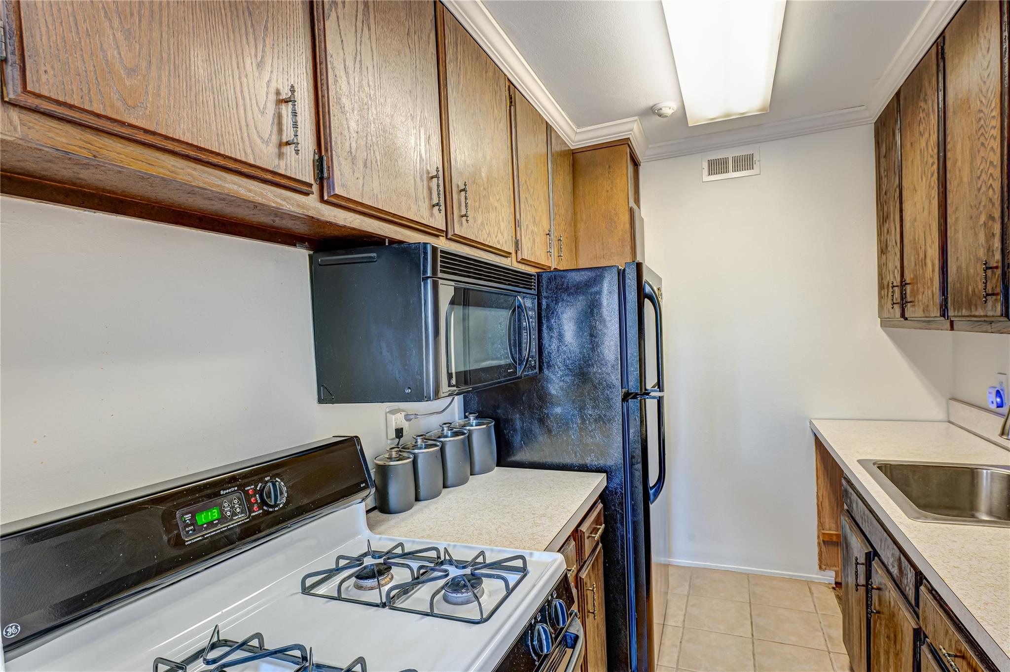 303 Artist Lake Drive, Middle Island, New York image 6