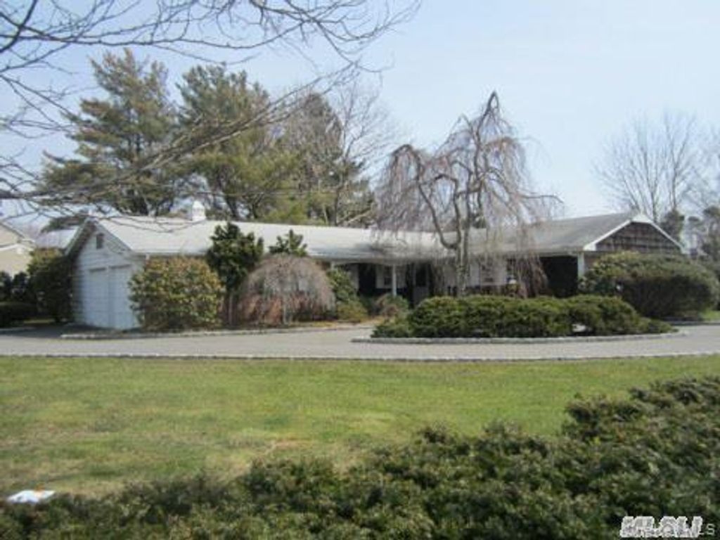 Photo of 363 Oxhead Road, Stony Brook, NY 11790 (MLS # 975042)