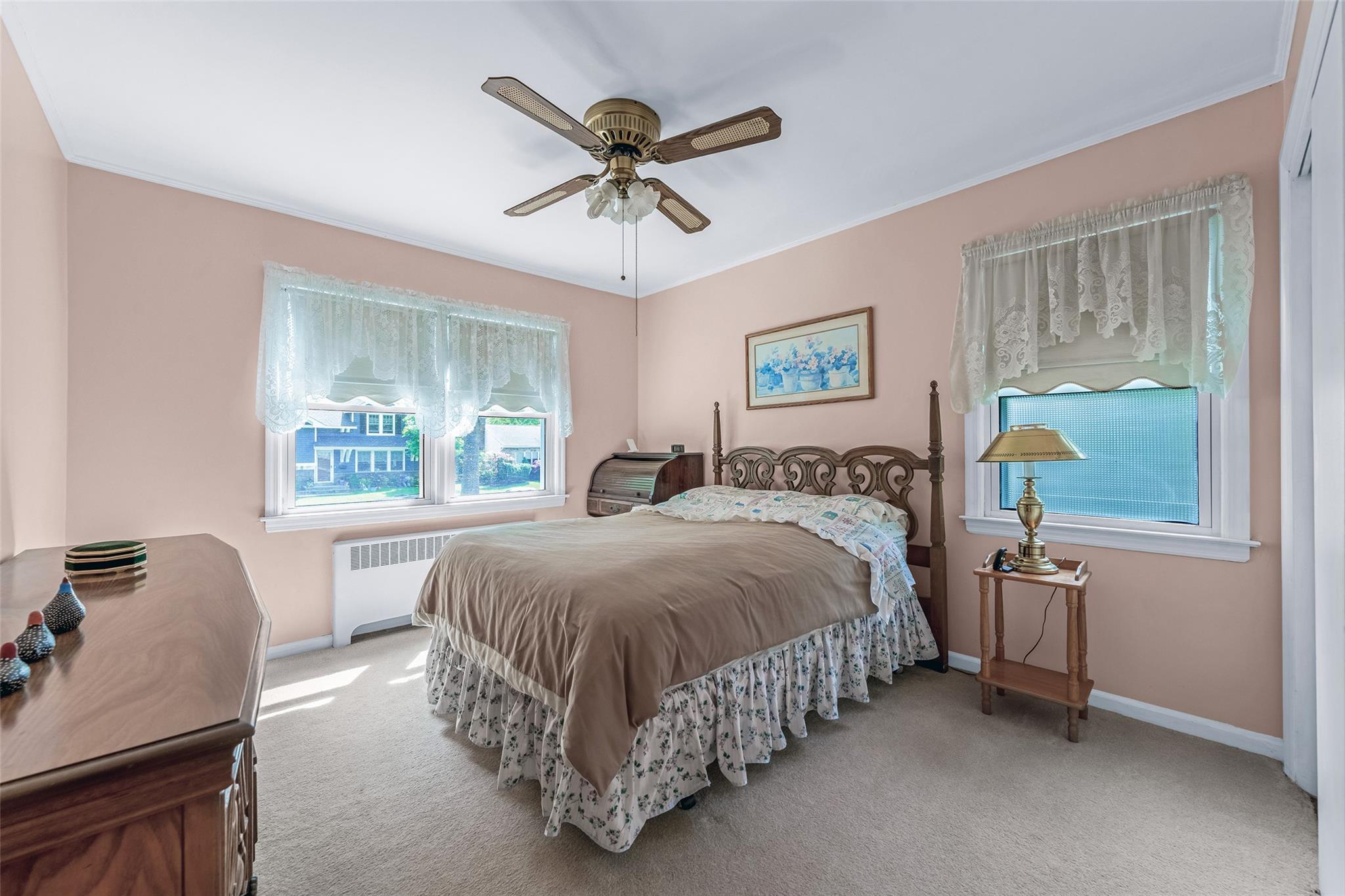 38 Pell Terrace, Garden City, New York image 9