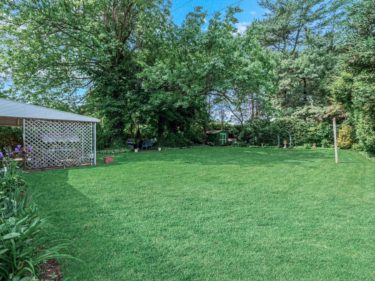 38 Pell Terrace, Garden City, New York image 19