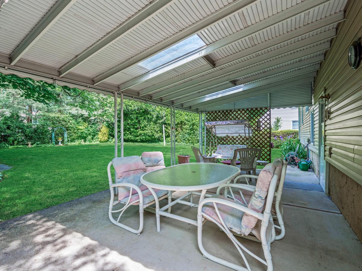 38 Pell Terrace, Garden City, New York image 17