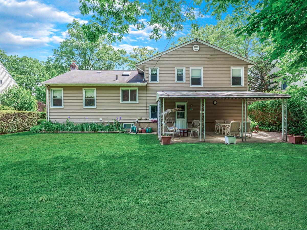 38 Pell Terrace, Garden City, New York image 18