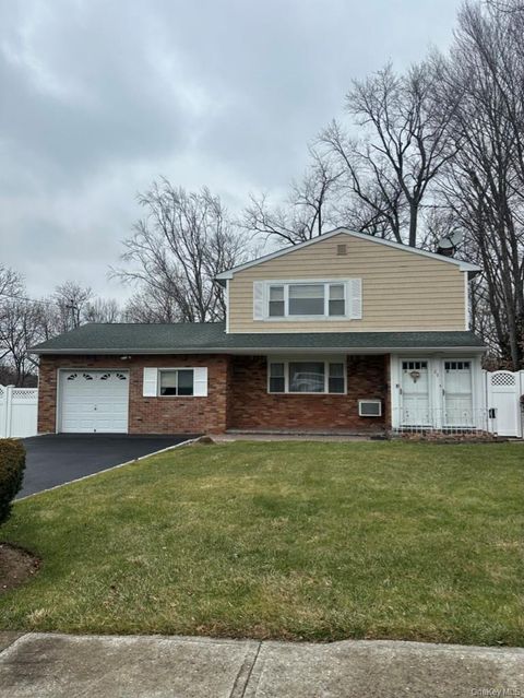 29 Hendrick Avenue B (upper) Glen Cove NY 11542