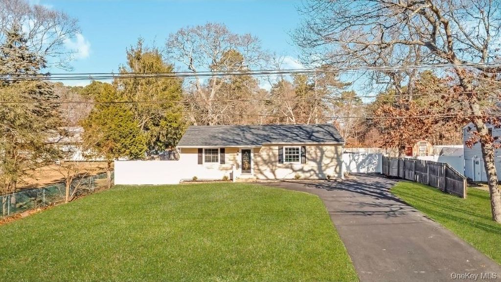 Photo of 59 Nelson Road, Selden, NY 11784 (MLS # 951874)