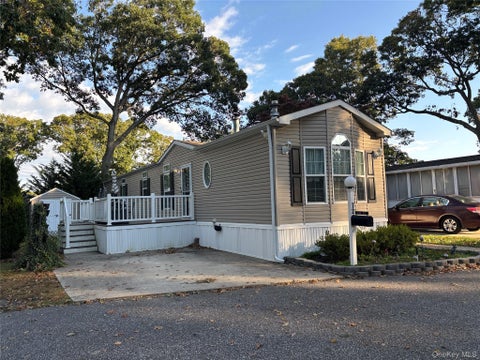 Homes For Sale - 1661 Old Country Road #72<br/> Riverhead, NY 11901