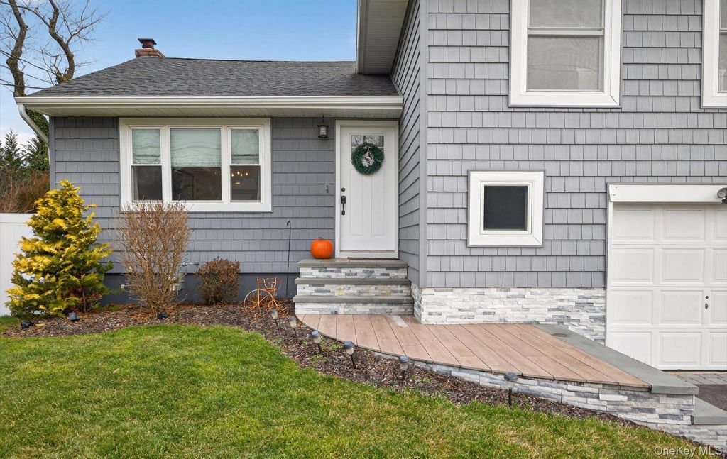 Photo of 175 Evergreen Avenue, Smithtown, NY 11787 (MLS # 951410)