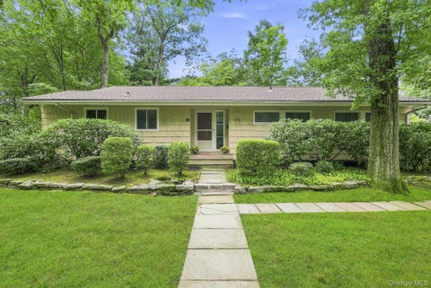 Photo for 21 Seely Place, Scarsdale, NY 10583 (MLS # 1050370)