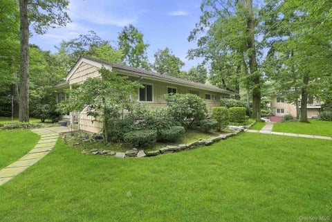 Tiny photo for 21 Seely Place, Scarsdale, NY 10583 (MLS # 1050370)