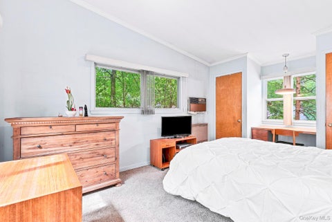 Tiny photo for 21 Seely Place, Scarsdale, NY 10583 (MLS # 1050370)