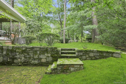 Tiny photo for 21 Seely Place, Scarsdale, NY 10583 (MLS # 1050370)