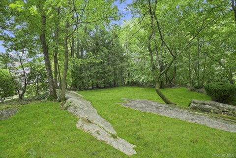 Tiny photo for 21 Seely Place, Scarsdale, NY 10583 (MLS # 1050370)