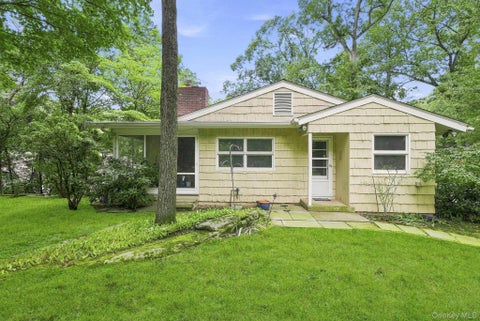 Tiny photo for 21 Seely Place, Scarsdale, NY 10583 (MLS # 1050370)