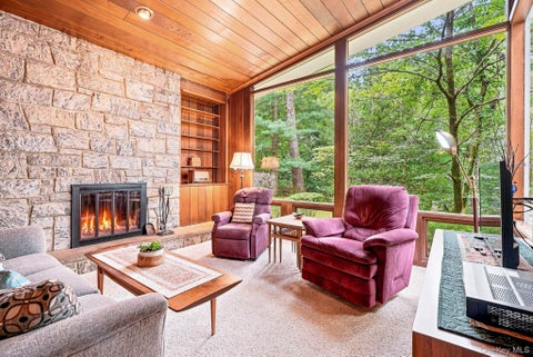 Tiny photo for 21 Seely Place, Scarsdale, NY 10583 (MLS # 1050370)
