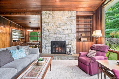 Tiny photo for 21 Seely Place, Scarsdale, NY 10583 (MLS # 1050370)