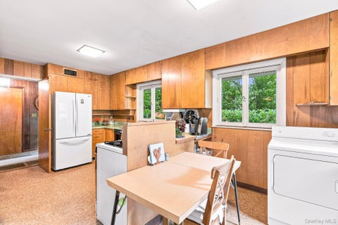 Tiny photo for 21 Seely Place, Scarsdale, NY 10583 (MLS # 1050370)