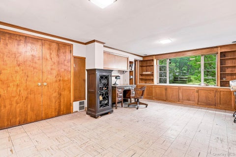 Tiny photo for 21 Seely Place, Scarsdale, NY 10583 (MLS # 1050370)