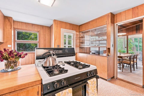 Tiny photo for 21 Seely Place, Scarsdale, NY 10583 (MLS # 1050370)